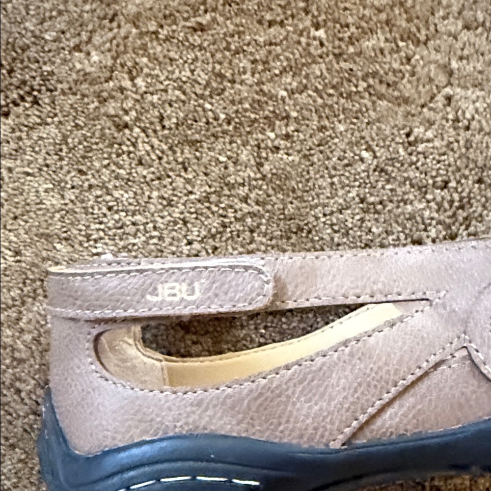 JBU Women's Brown Cutout Sandals - Picture 7 of 7